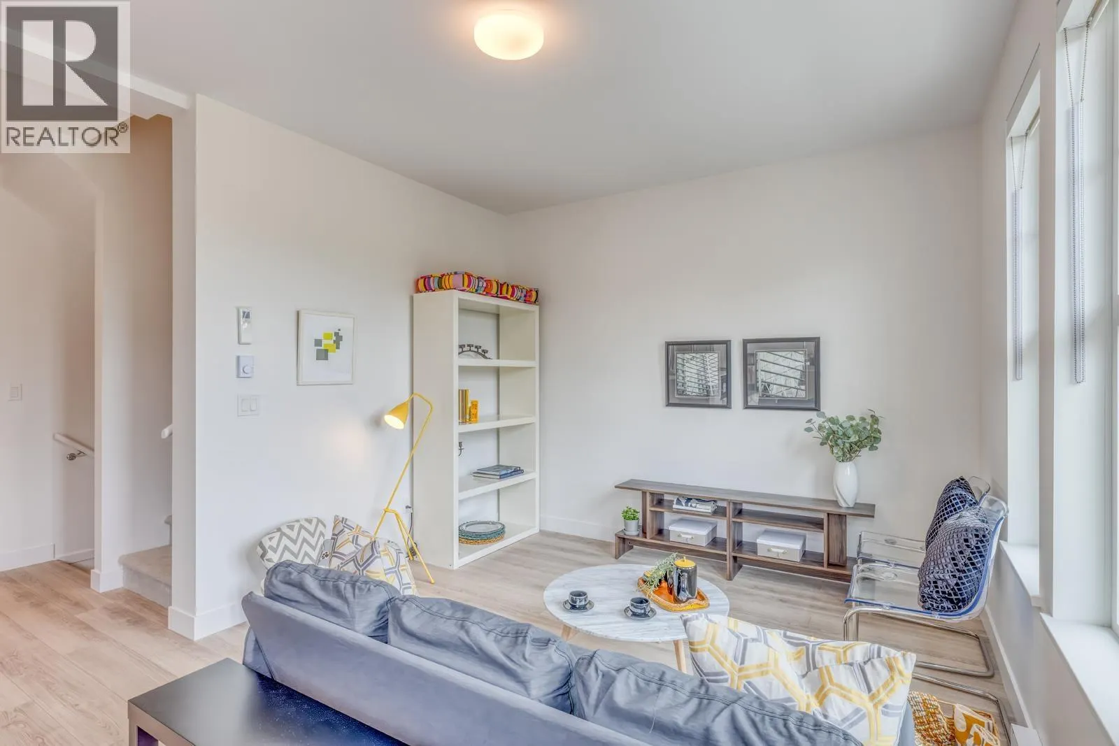 104 3421 QUEENSTON AVENUE