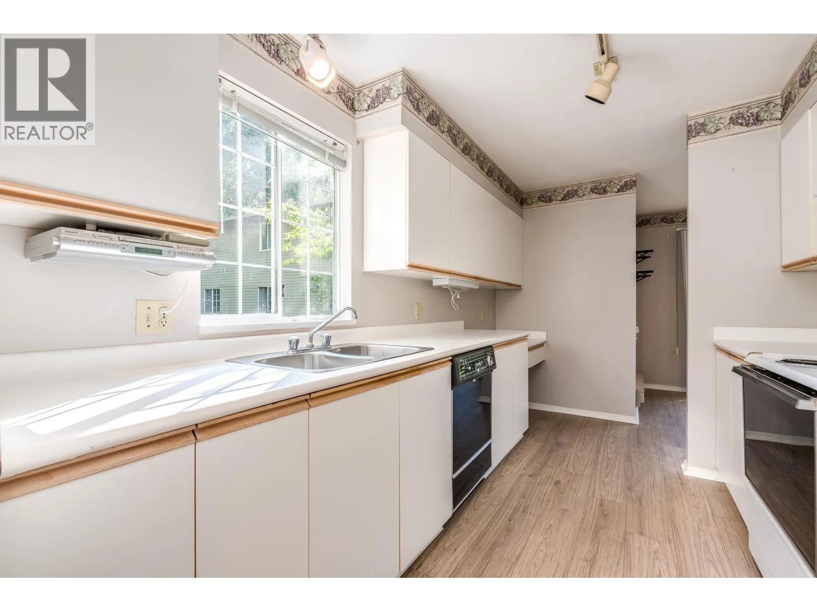 150 1386 LINCOLN DRIVE