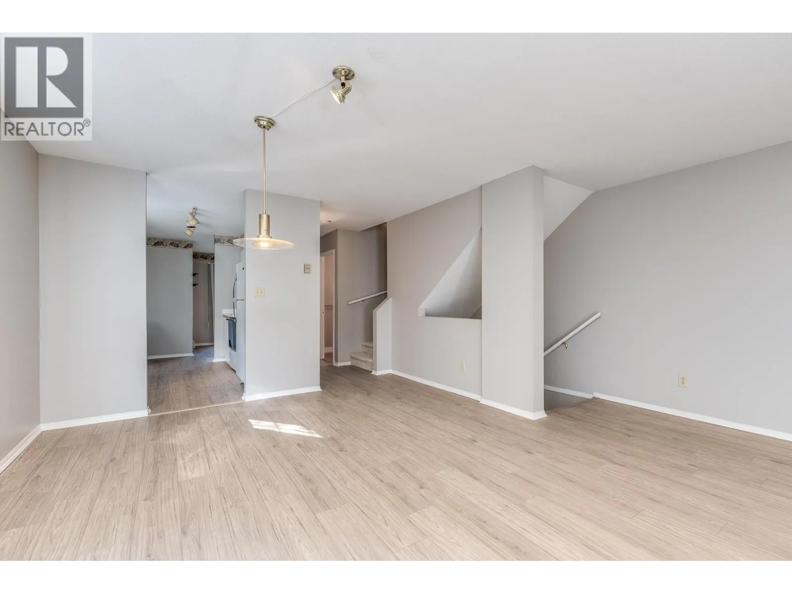 150 1386 LINCOLN DRIVE