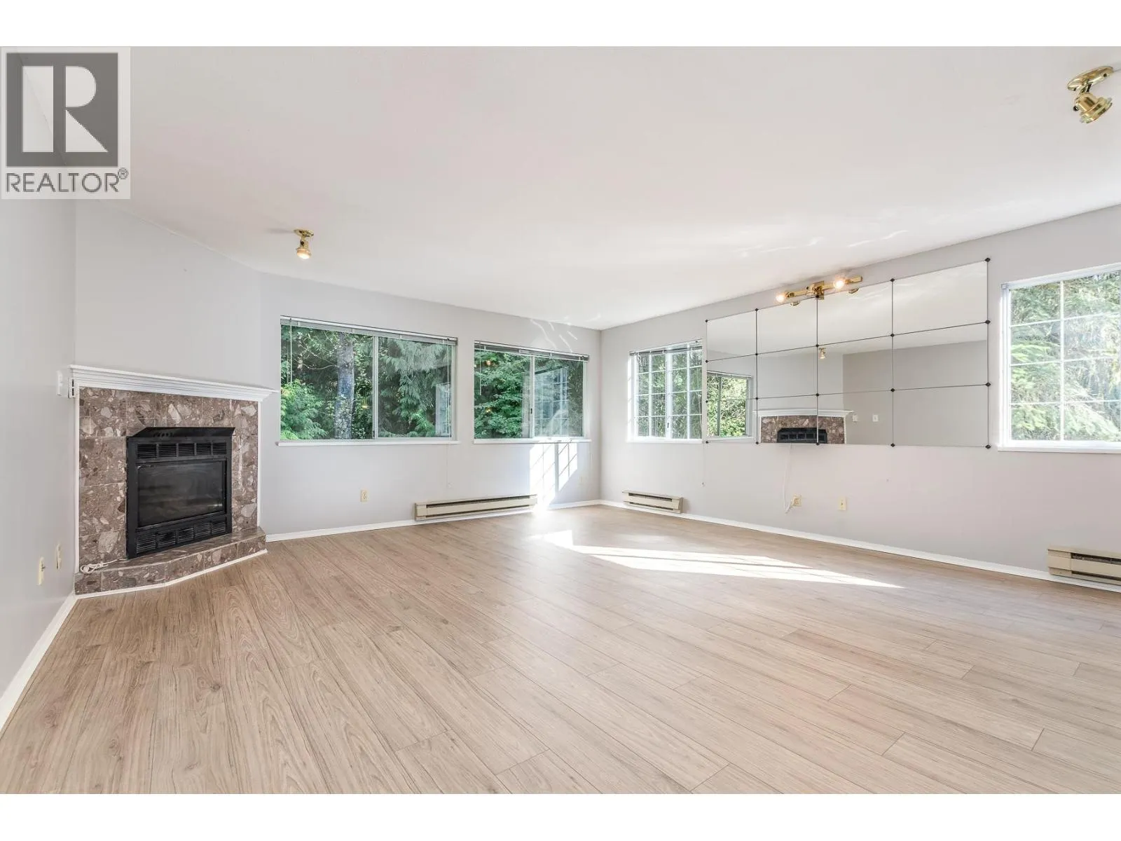 150 1386 LINCOLN DRIVE
