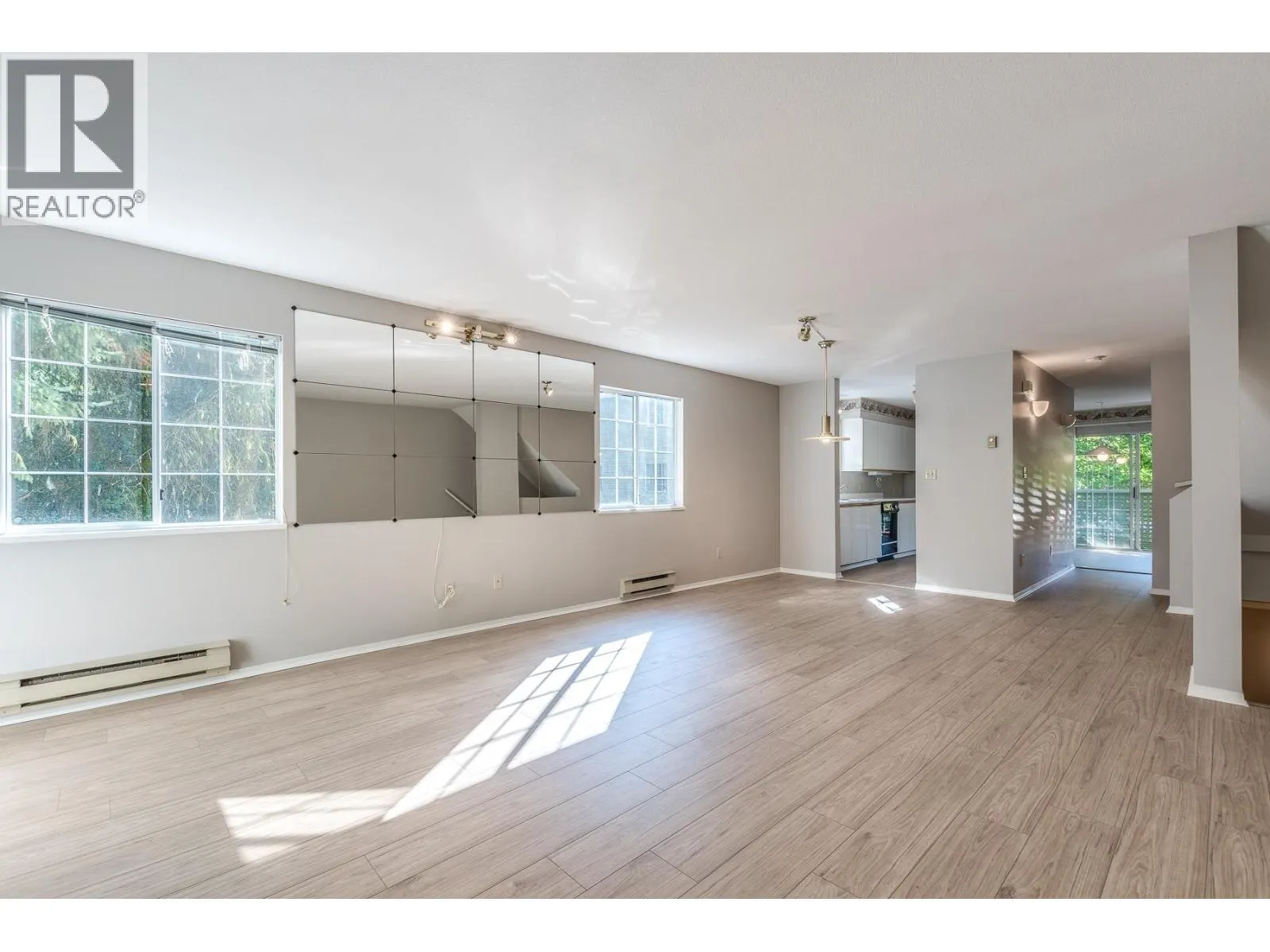 150 1386 LINCOLN DRIVE
