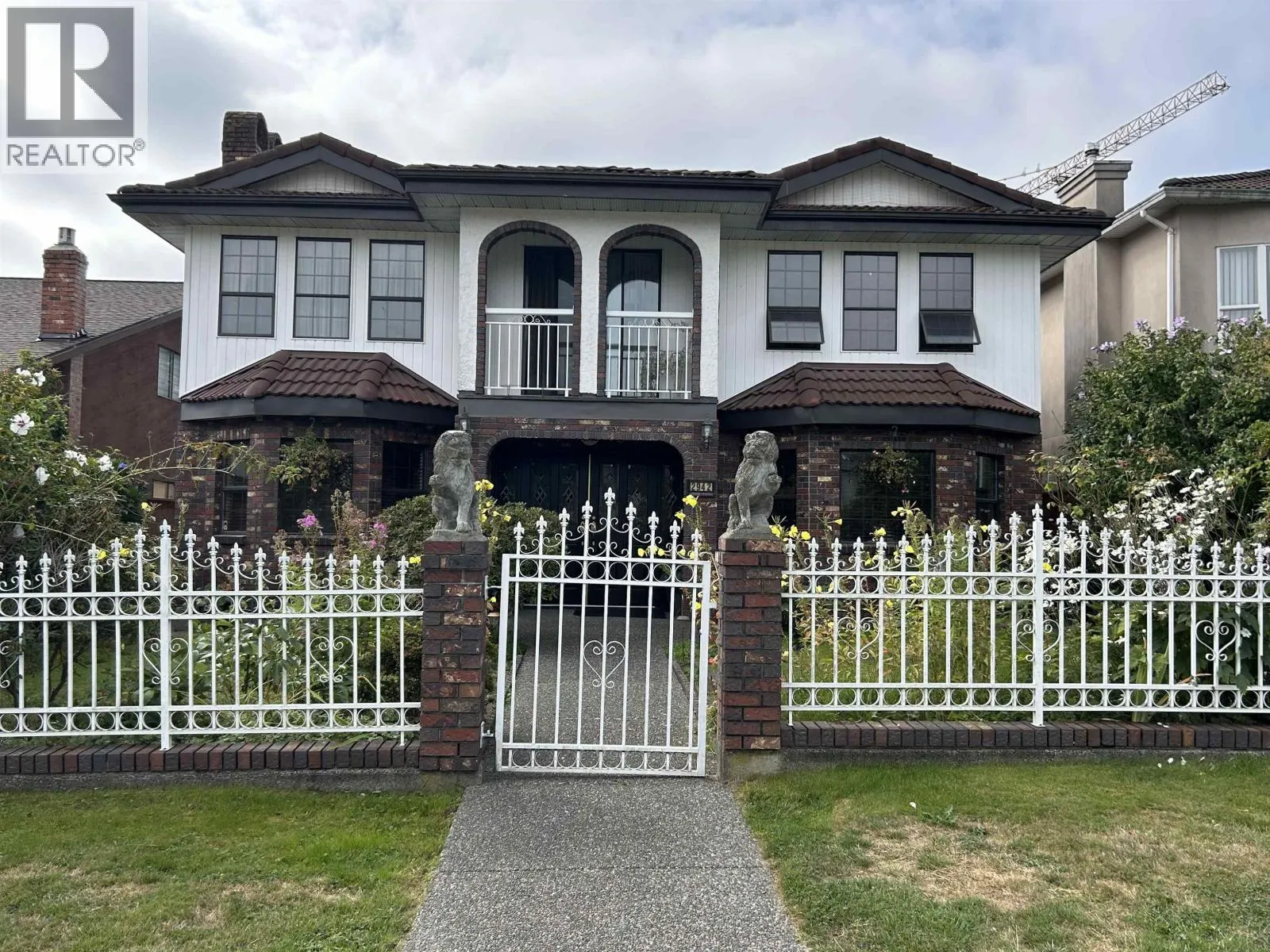 2942 ADANAC STREET