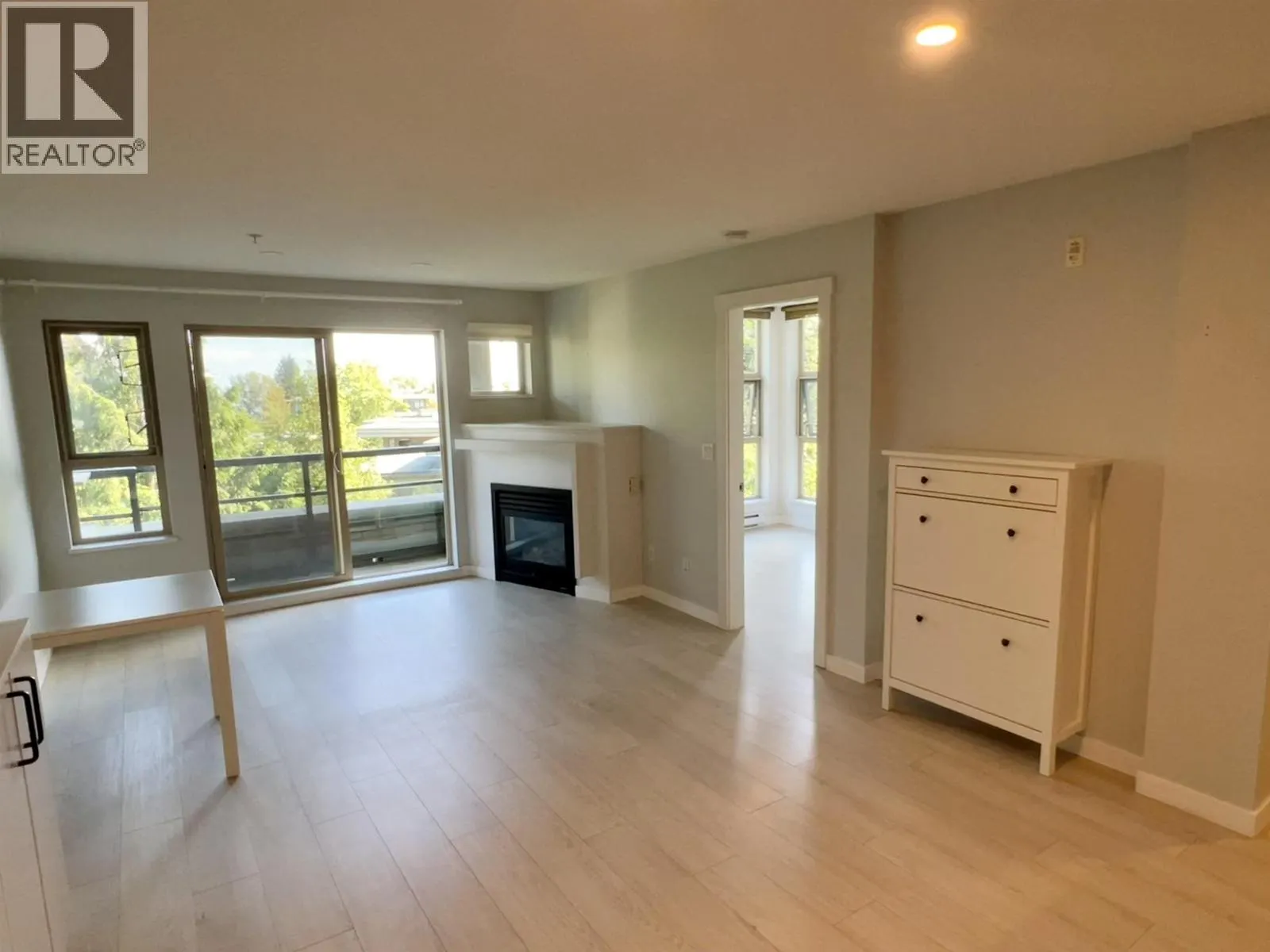 311 9329 UNIVERSITY CRESCENT