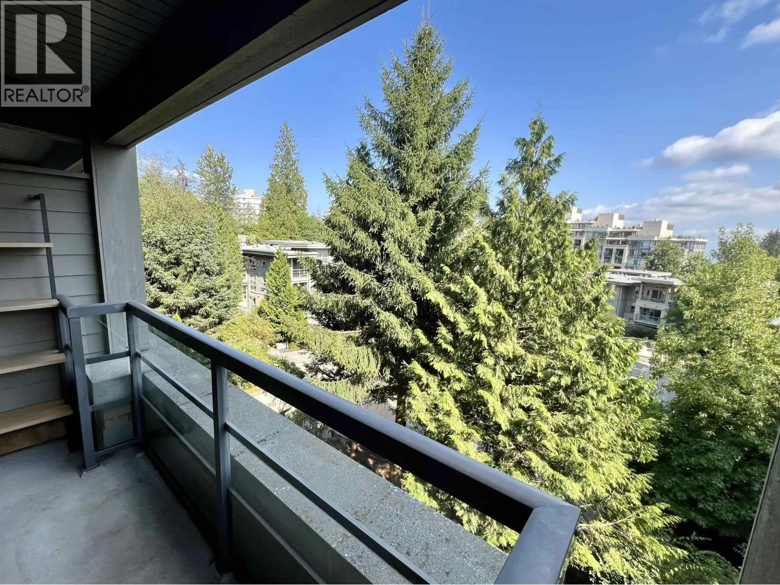 311 9329 UNIVERSITY CRESCENT