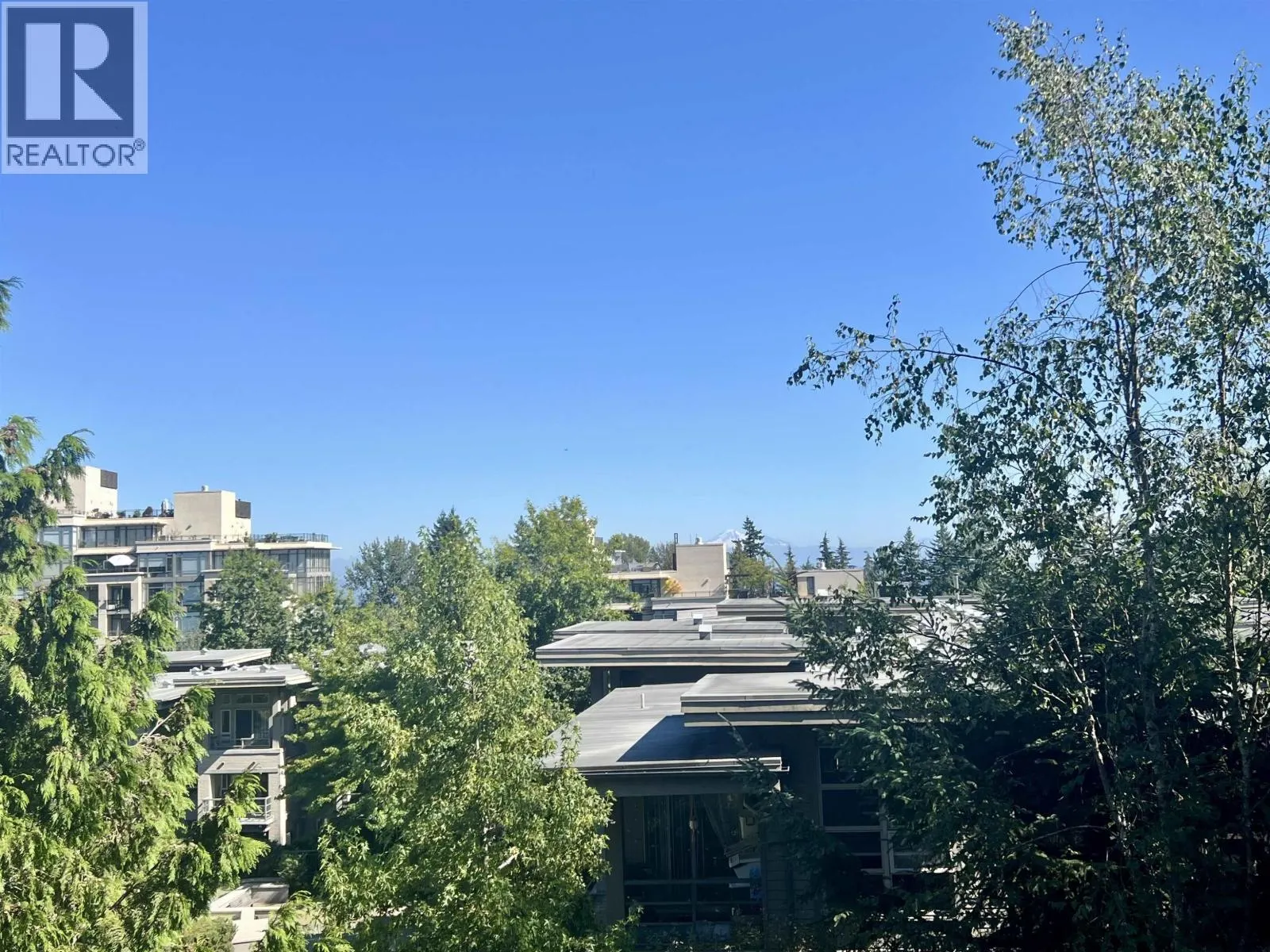 311 9329 UNIVERSITY CRESCENT