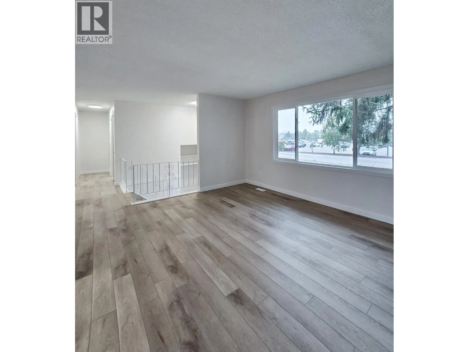 2501 WESTWOOD DRIVE