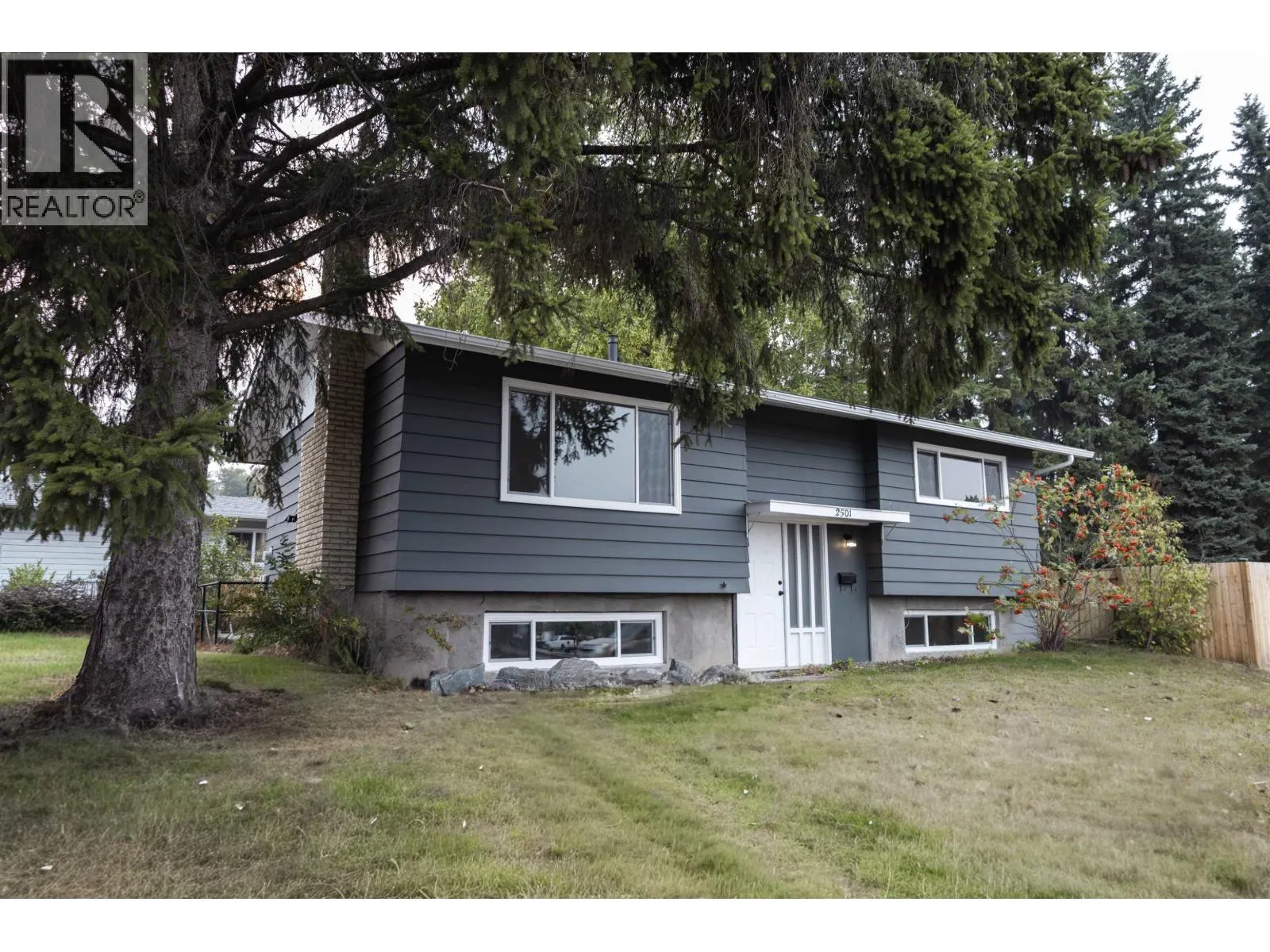 2501 WESTWOOD DRIVE