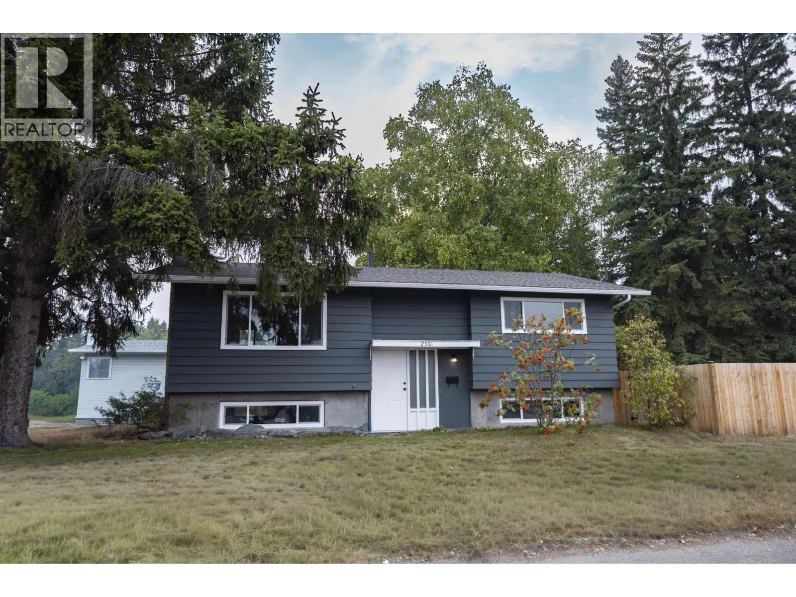 2501 WESTWOOD DRIVE