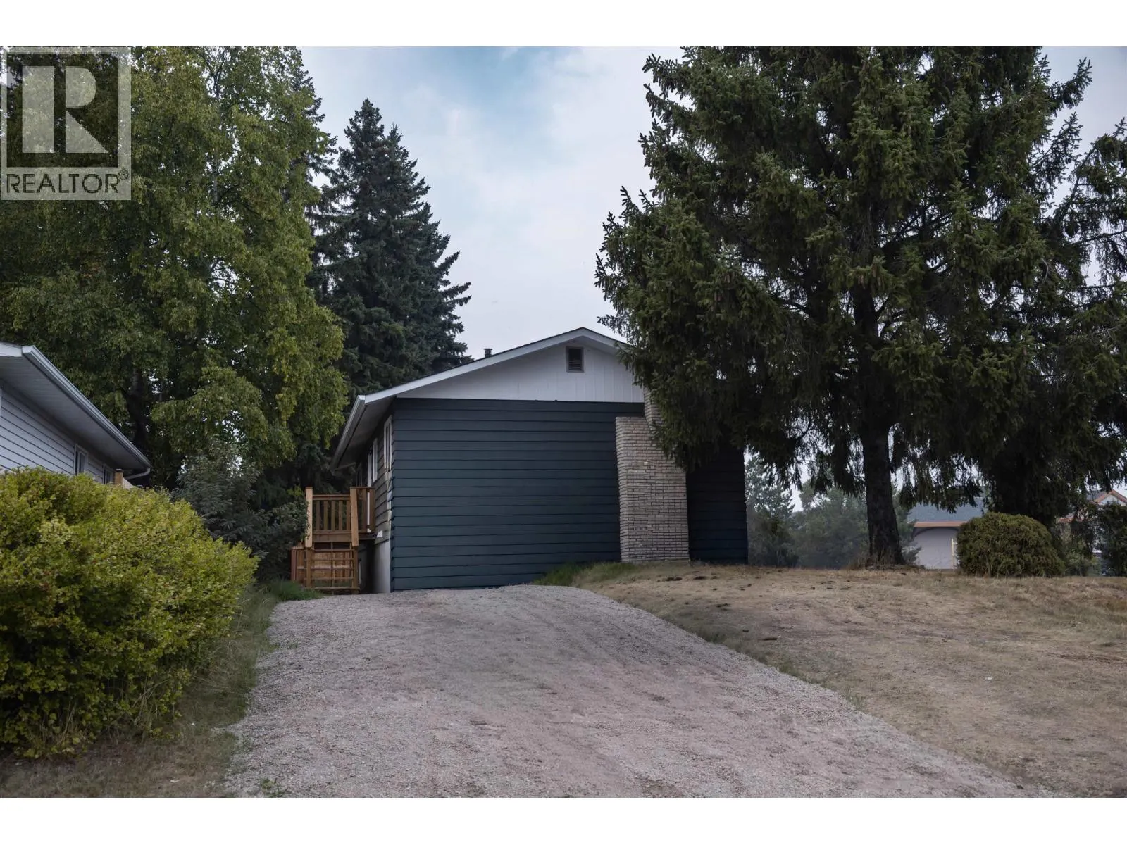 2501 WESTWOOD DRIVE
