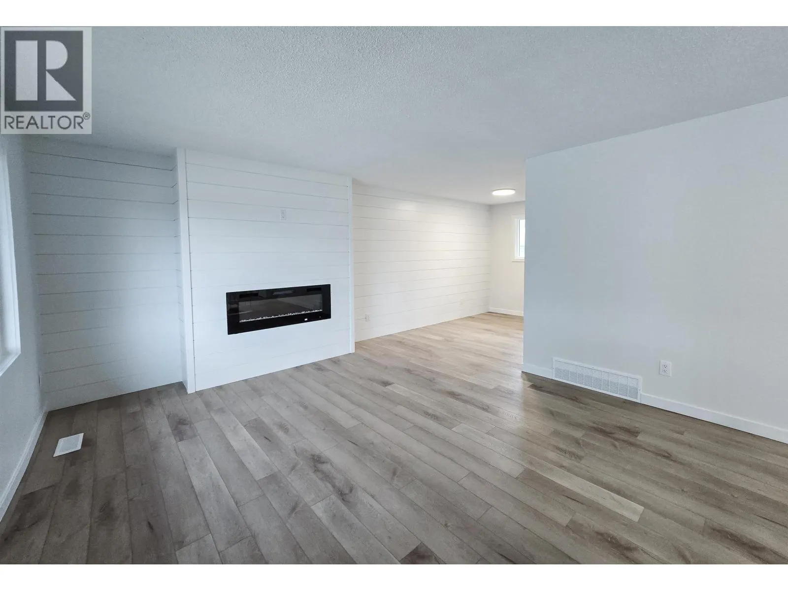 2501 WESTWOOD DRIVE
