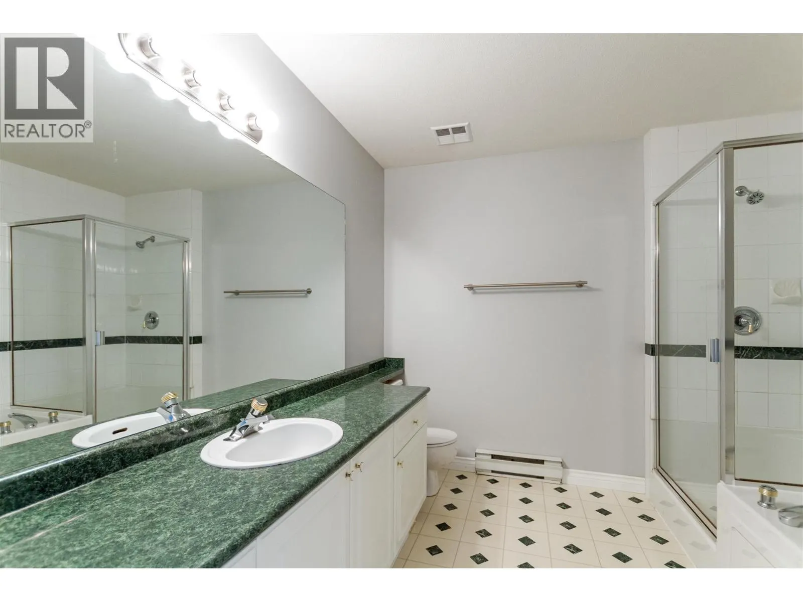 2 758 RIVERSIDE DRIVE