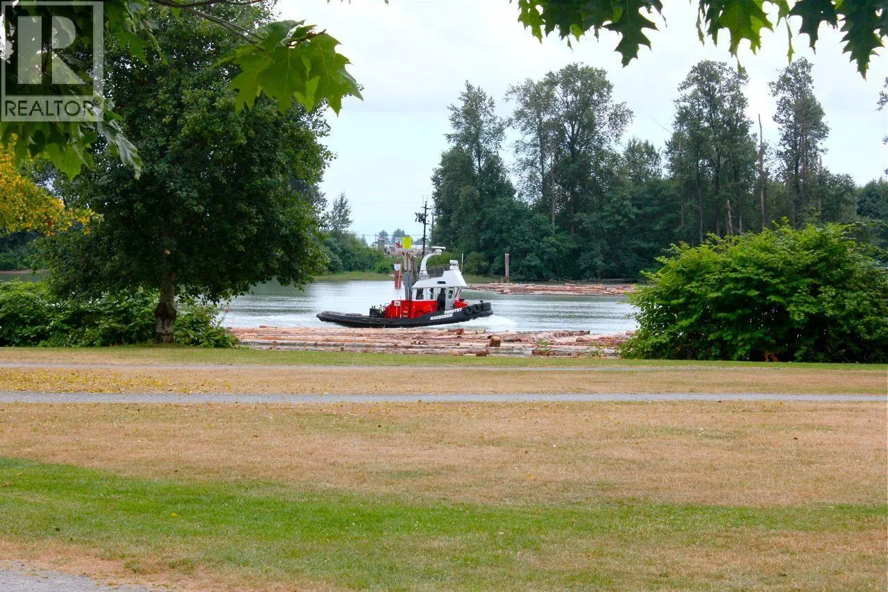206 2733 CHANDLERY PLACE