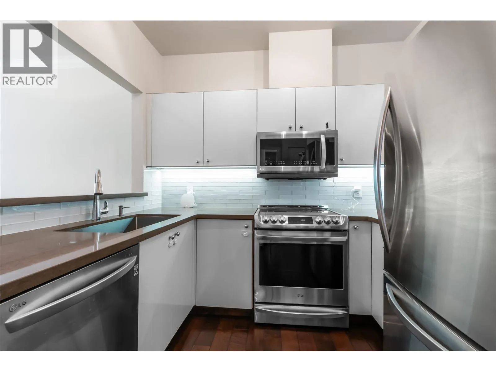 130 5888 DOVER CRESCENT
