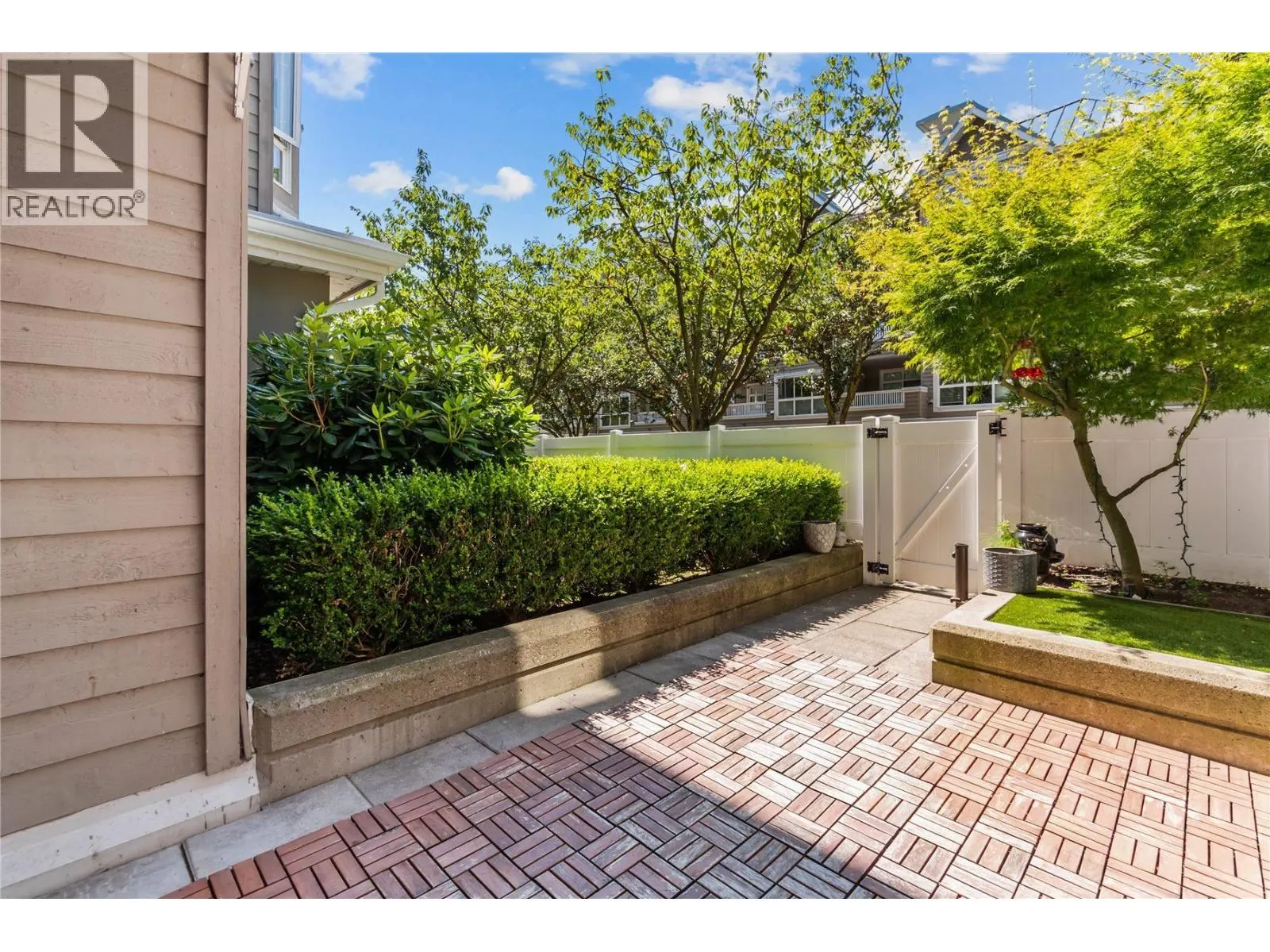 130 5888 DOVER CRESCENT