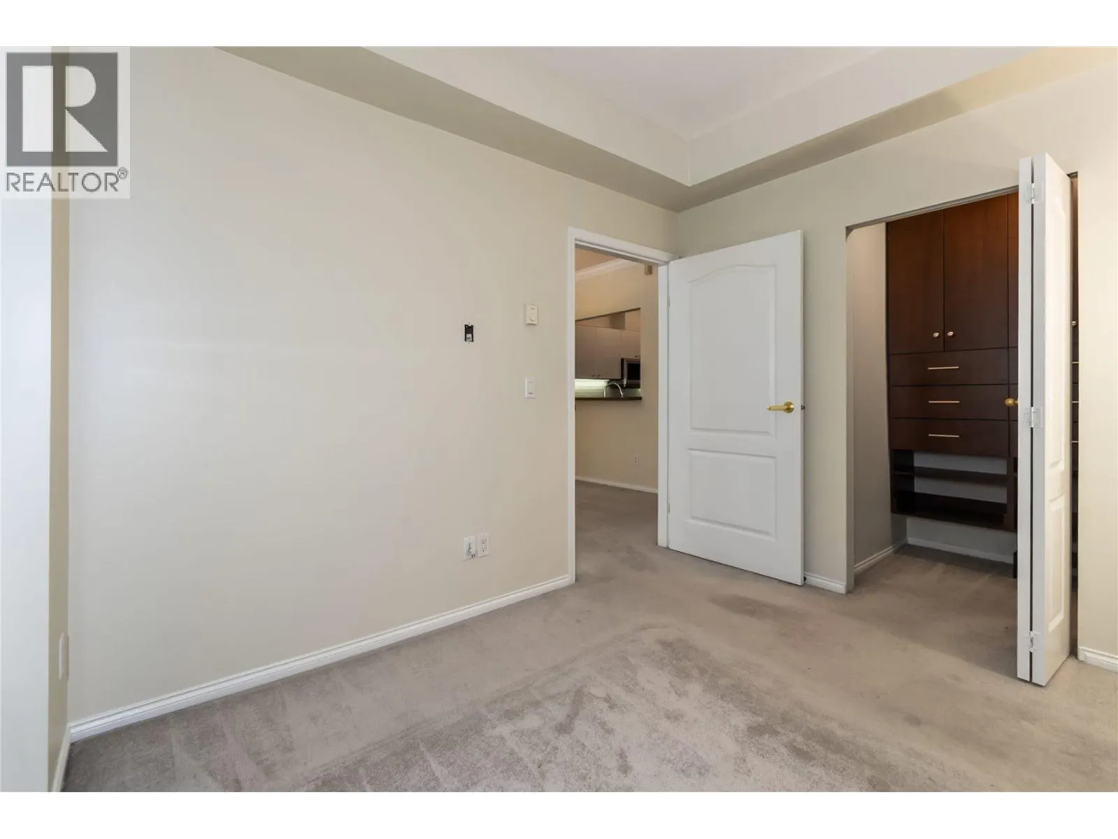130 5888 DOVER CRESCENT
