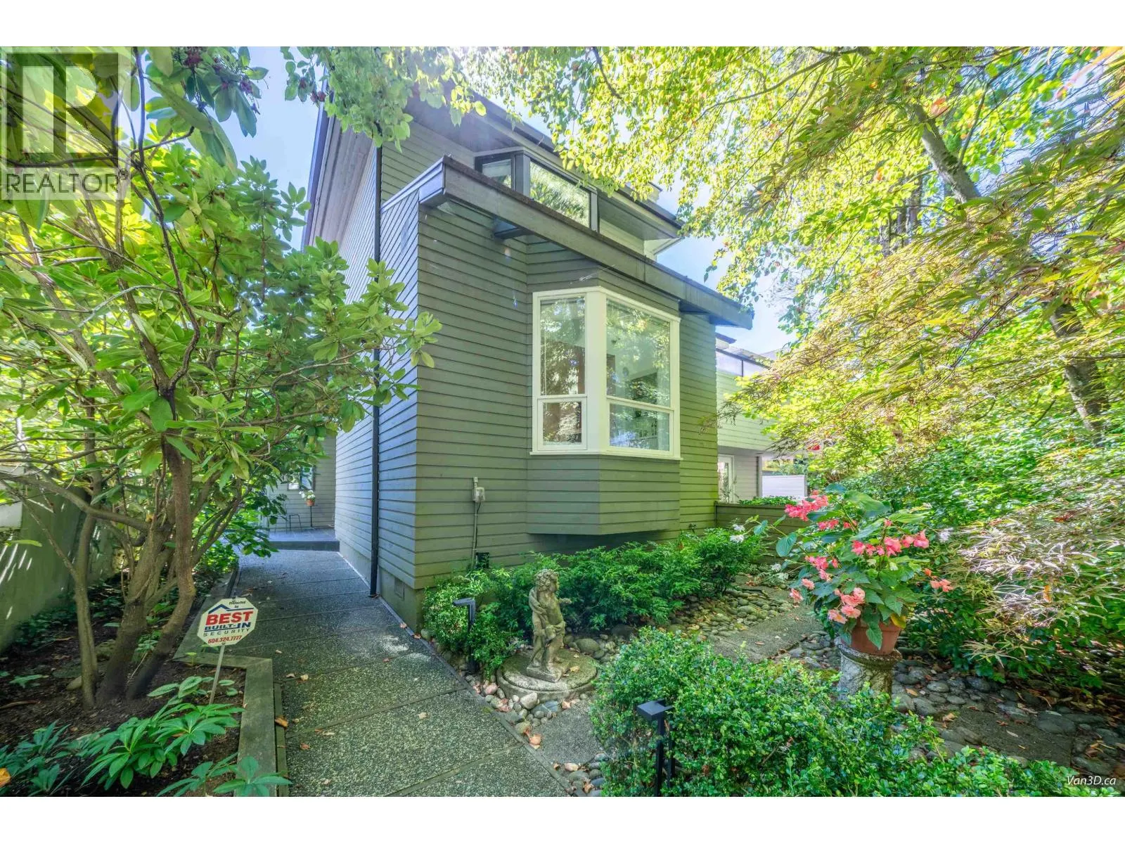 1744 W 14TH AVENUE