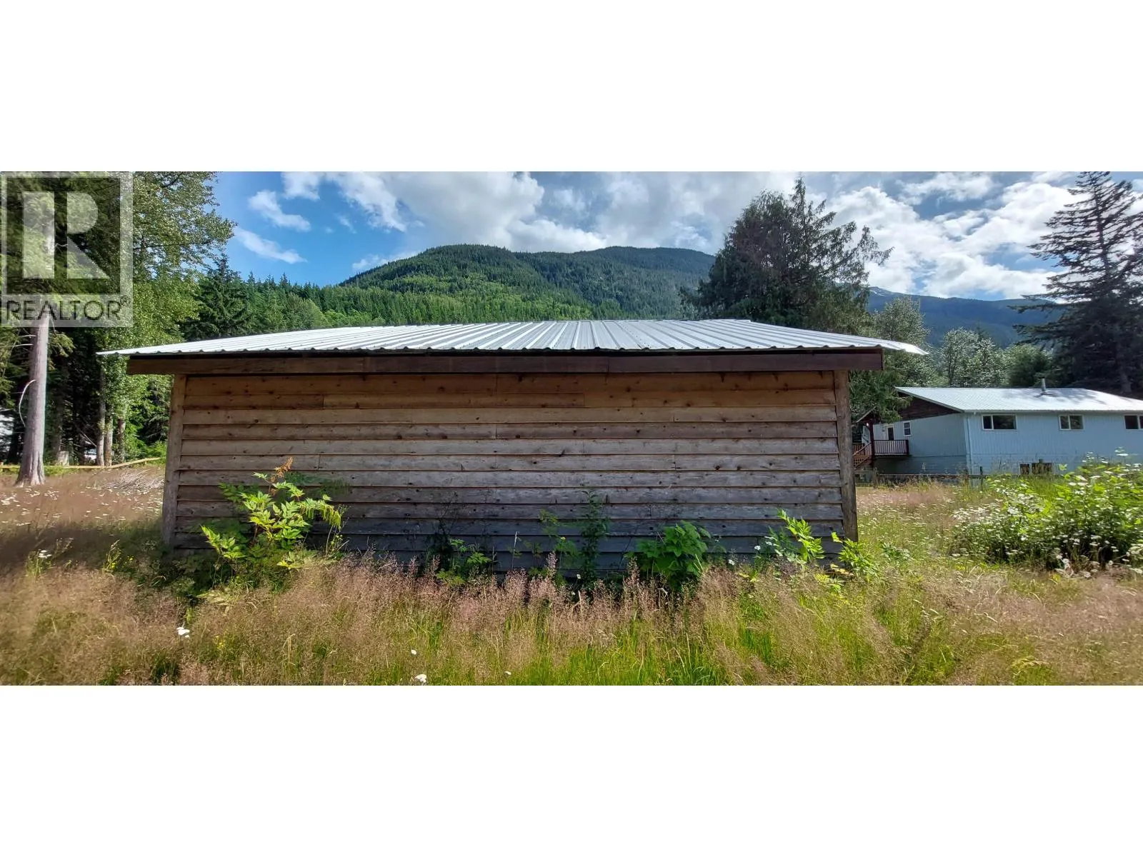 2452 MACKENZIE HIGHWAY