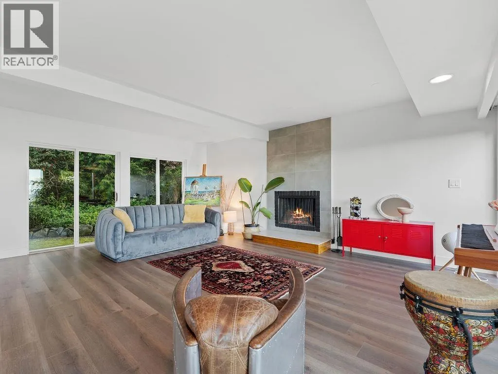 1040 CRESTLINE ROAD