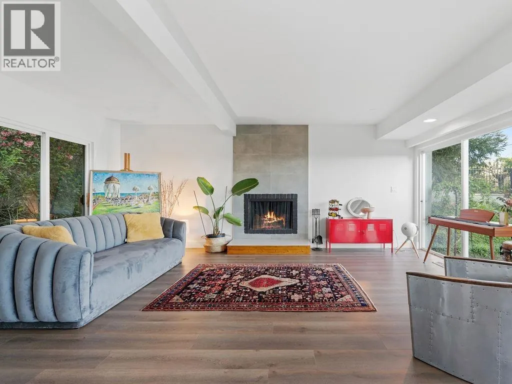 1040 CRESTLINE ROAD
