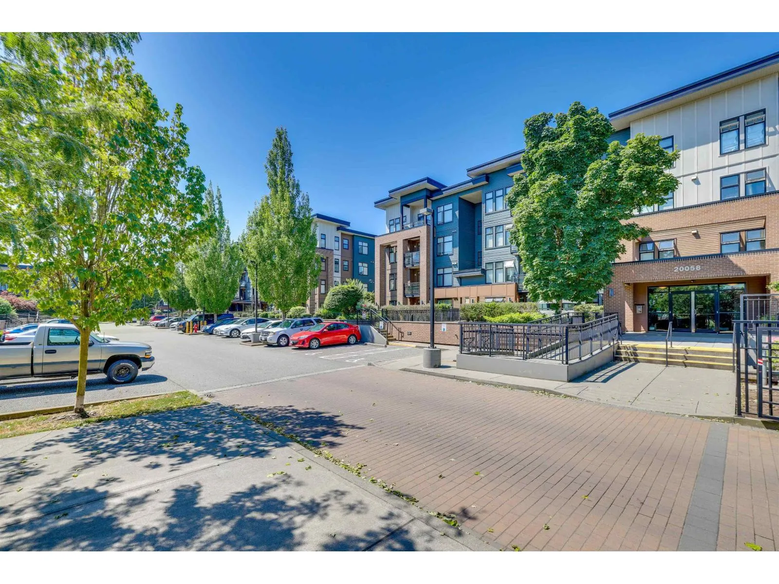 406 20058 FRASER HIGHWAY
