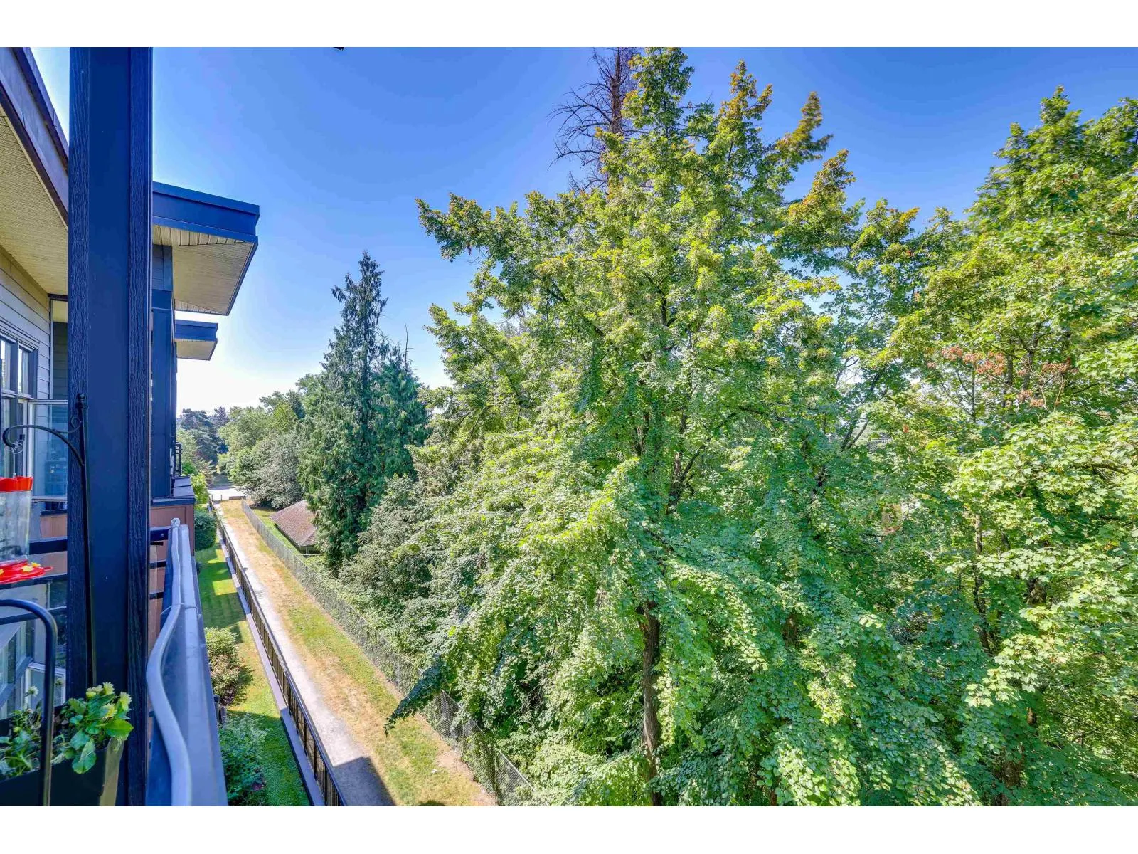 406 20058 FRASER HIGHWAY