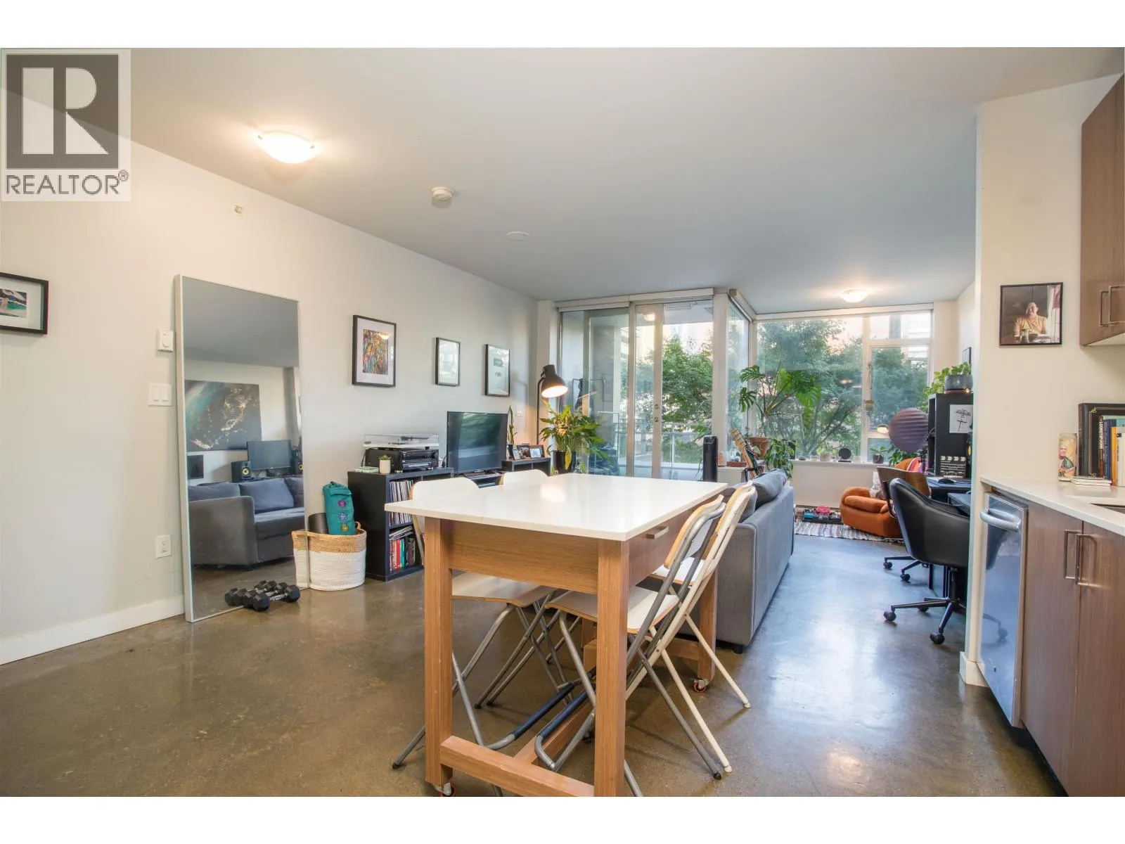 310 221 UNION STREET