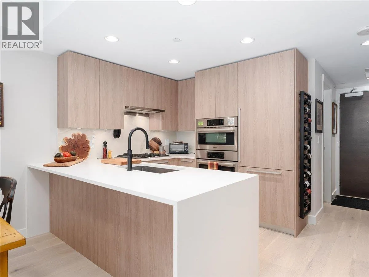 101 2738 LIBRARY LANE