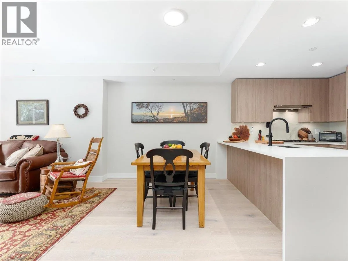 101 2738 LIBRARY LANE