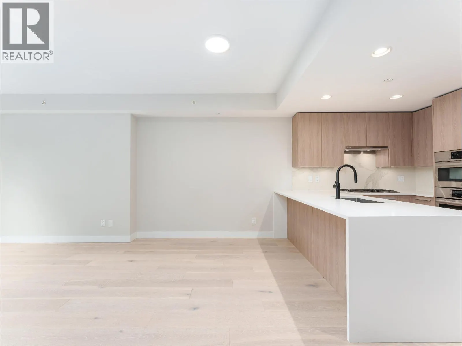 101 2738 LIBRARY LANE