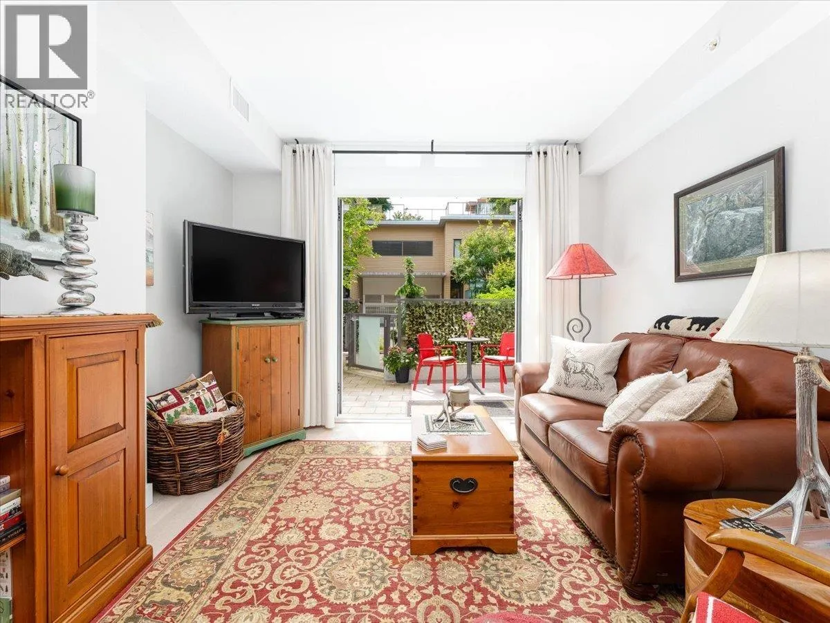 101 2738 LIBRARY LANE