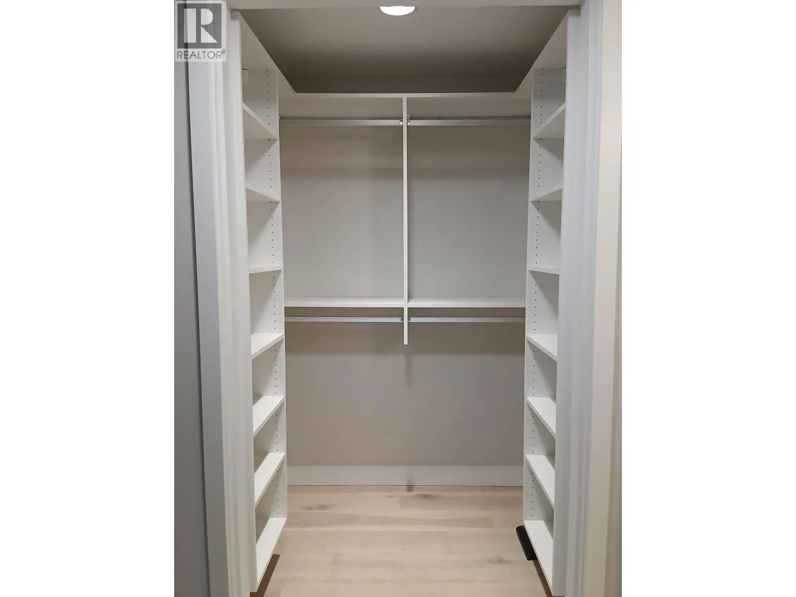 101 2738 LIBRARY LANE