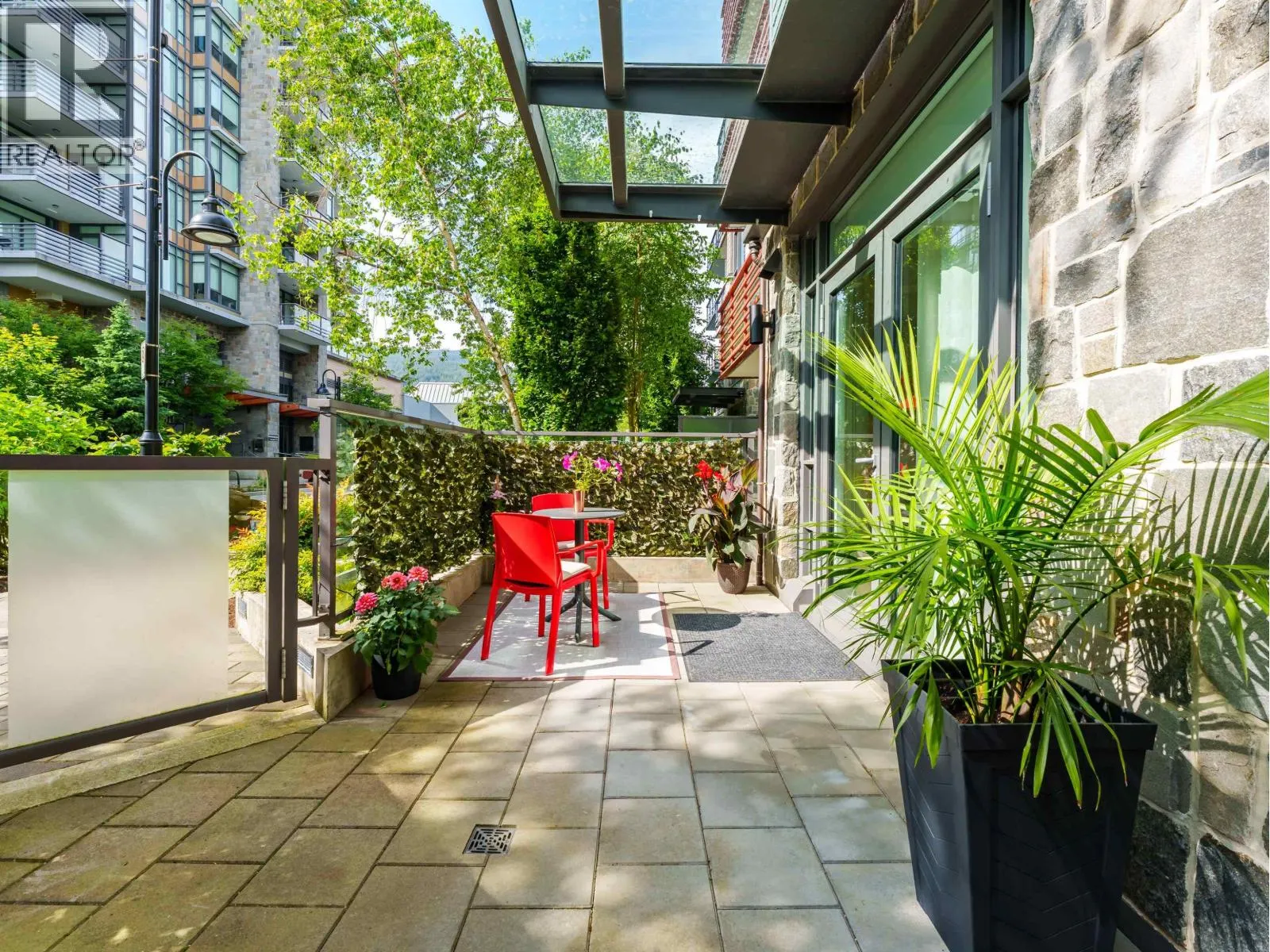 101 2738 LIBRARY LANE