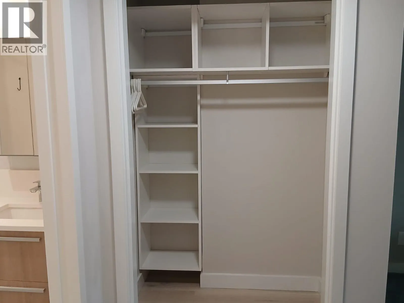101 2738 LIBRARY LANE