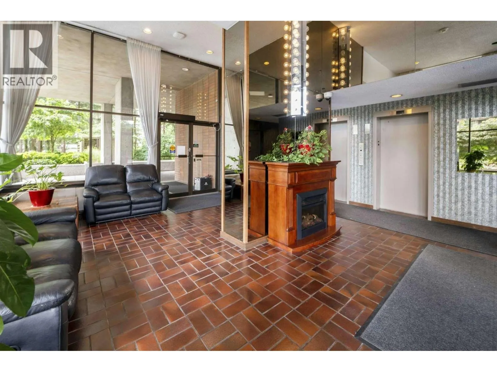 1605 3737 BARTLETT COURT