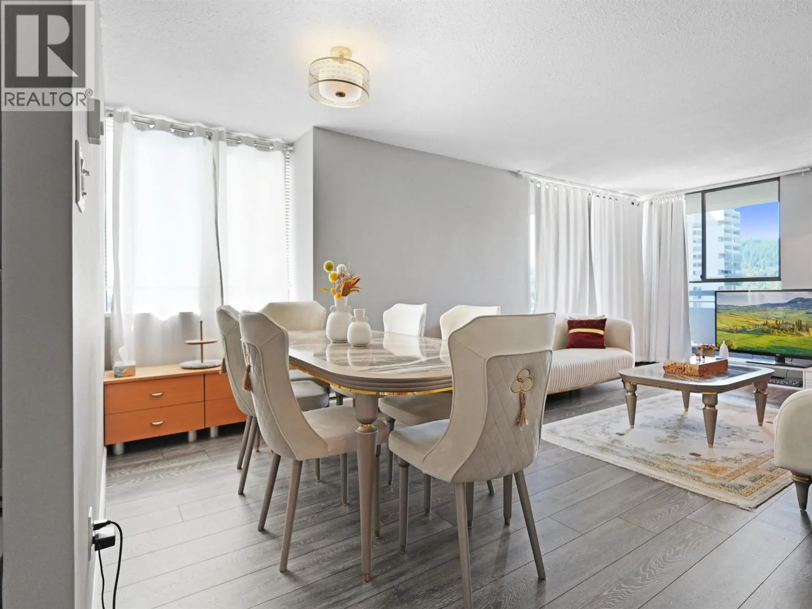 1605 3737 BARTLETT COURT