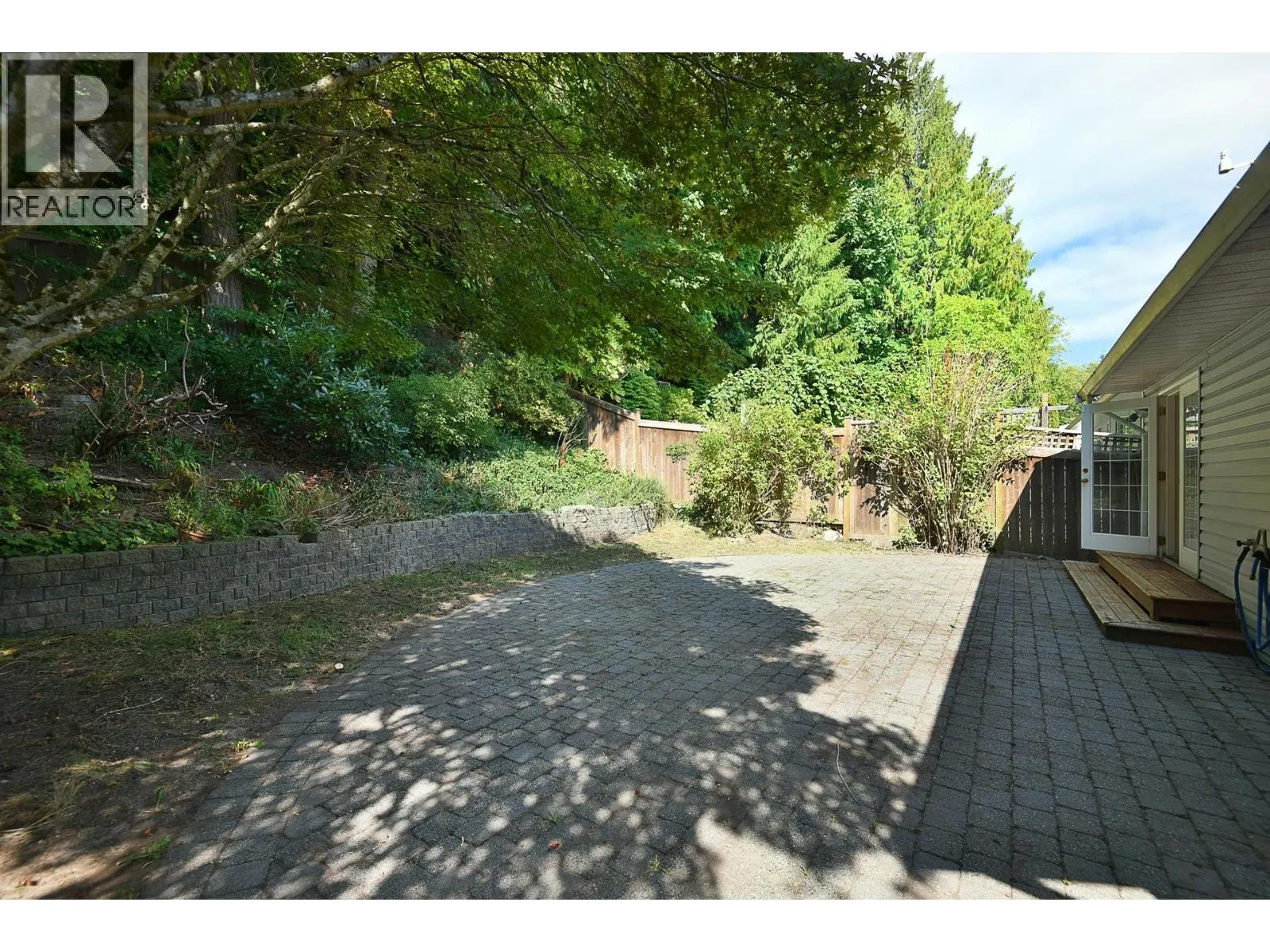 808 BAYVIEW HEIGHTS ROAD