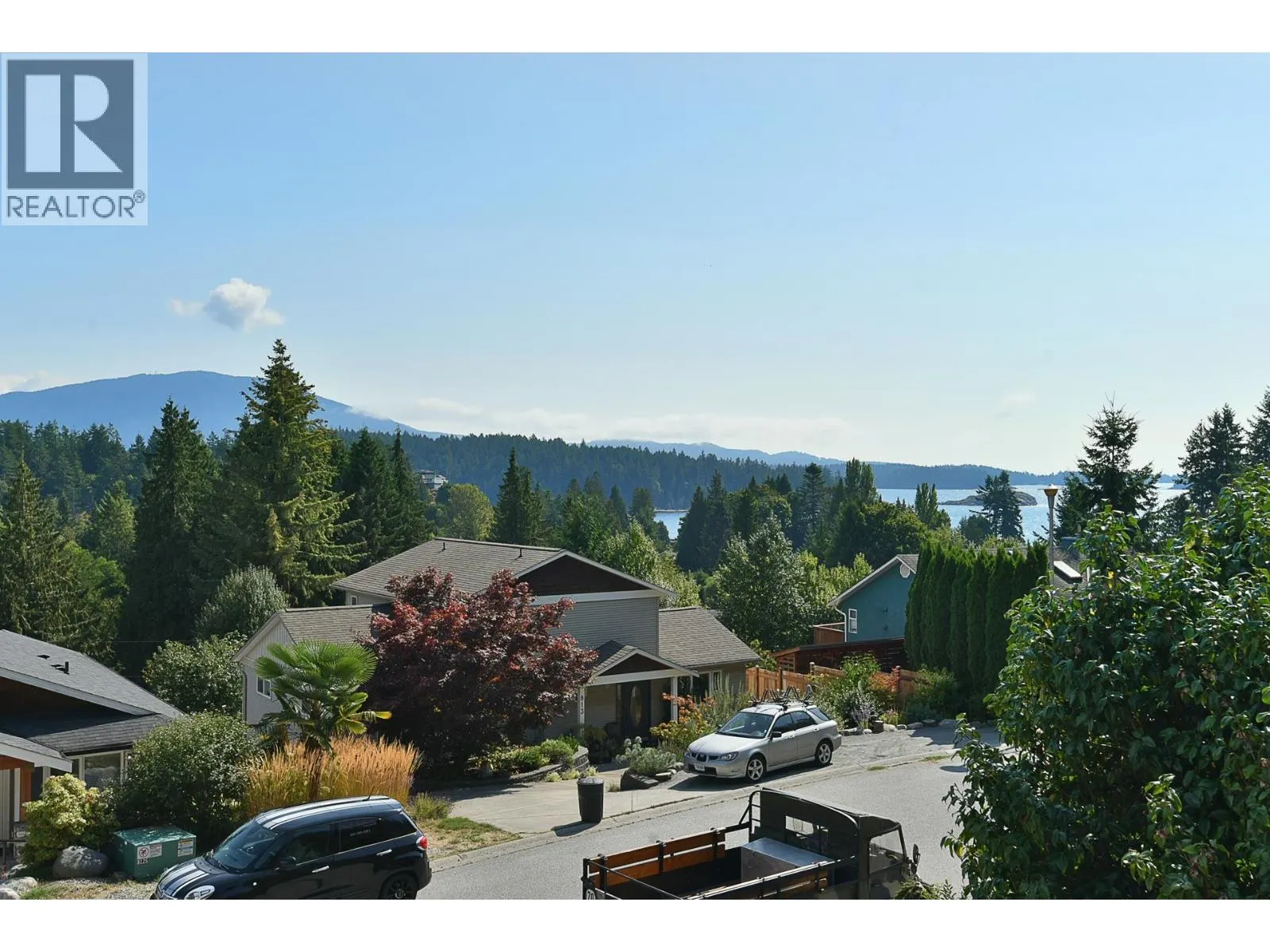 808 BAYVIEW HEIGHTS ROAD