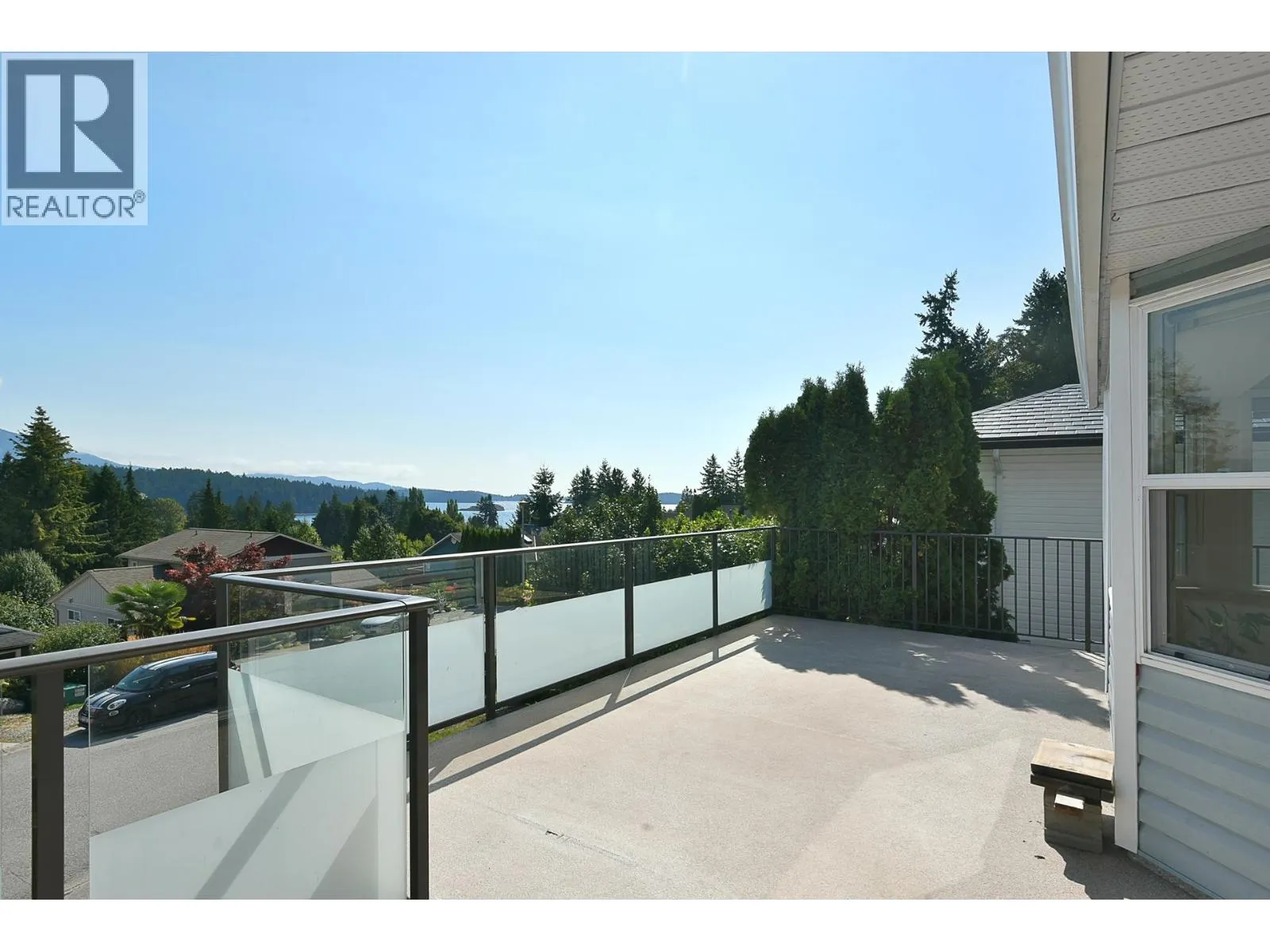 808 BAYVIEW HEIGHTS ROAD