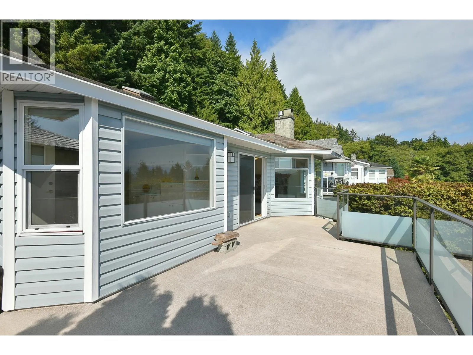 808 BAYVIEW HEIGHTS ROAD