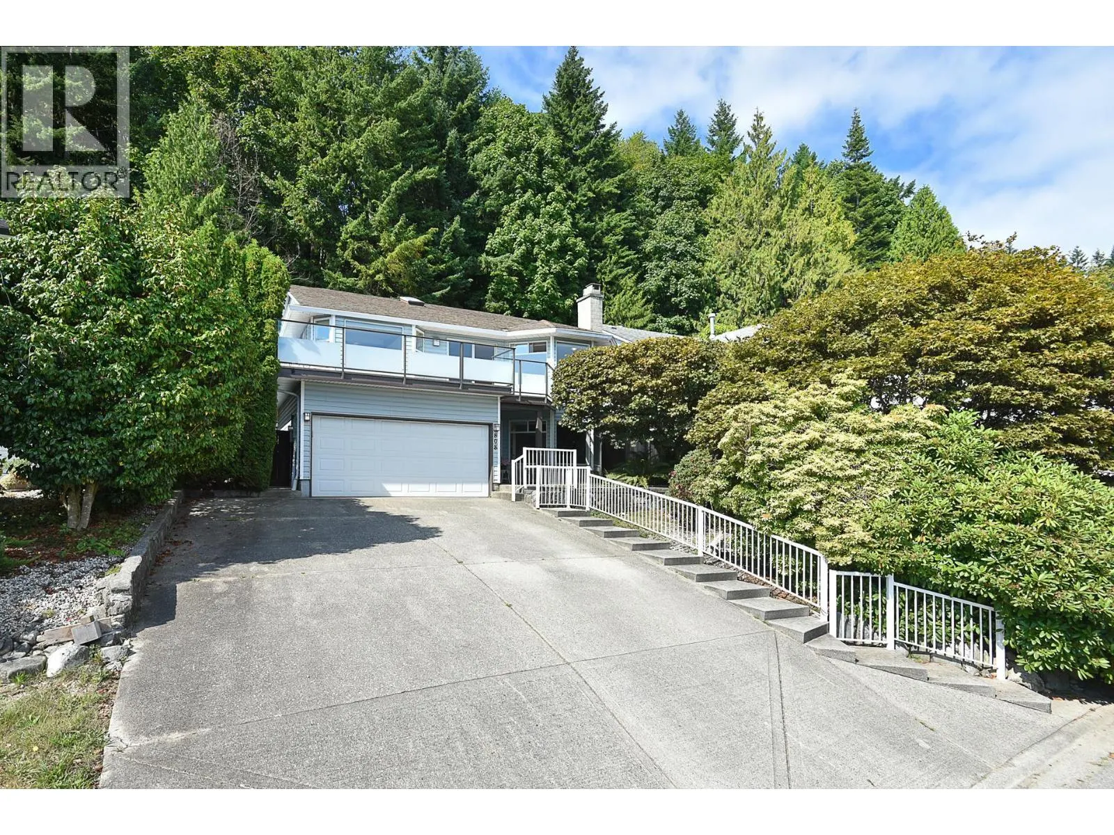808 BAYVIEW HEIGHTS ROAD