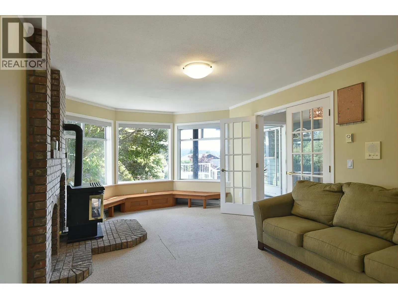 808 BAYVIEW HEIGHTS ROAD