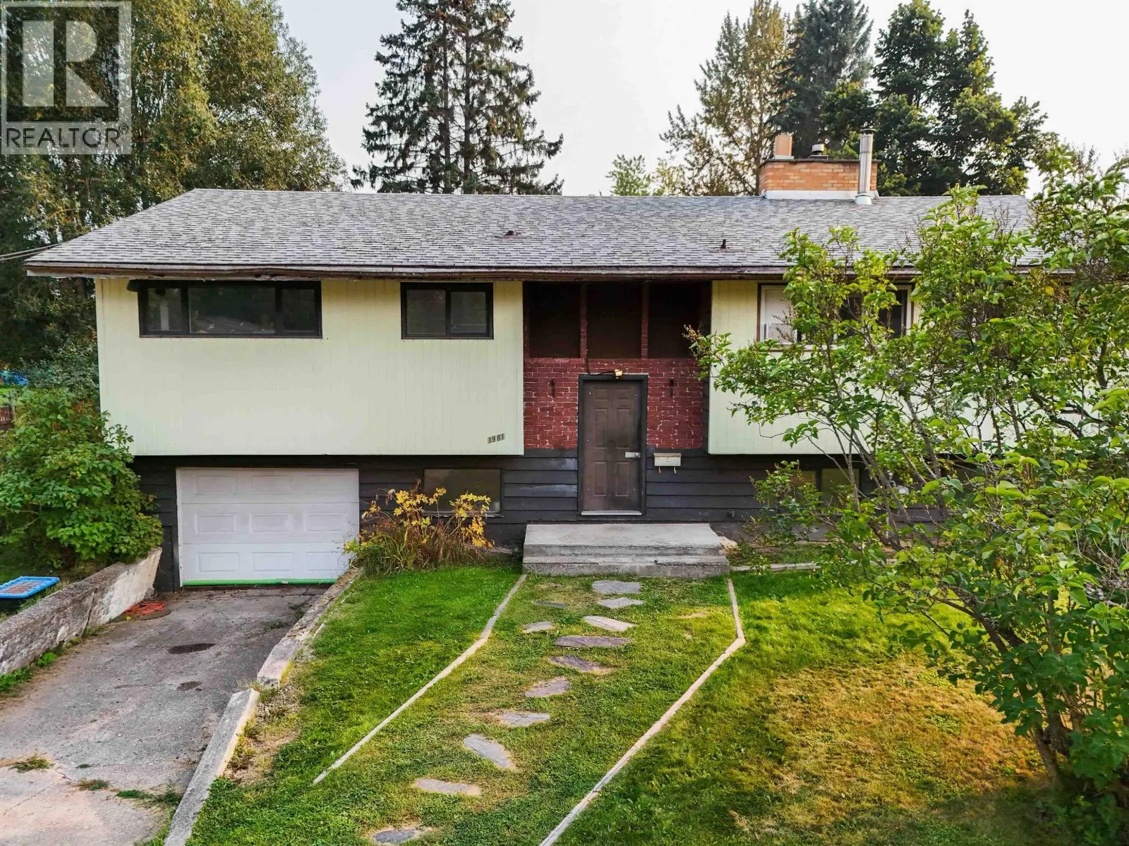 1961 LOMBARDIE DRIVE
