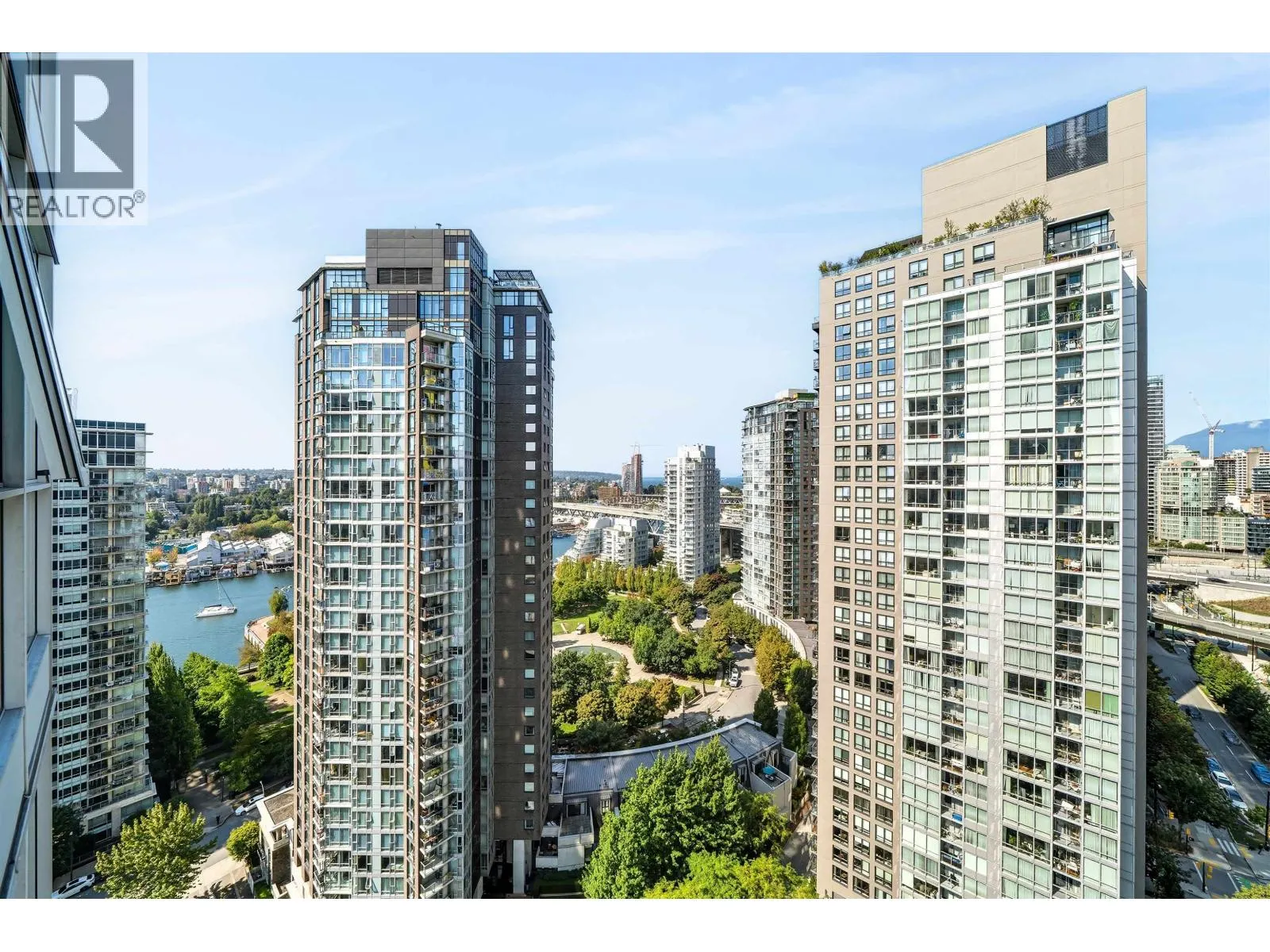 2705 1408 STRATHMORE MEWS