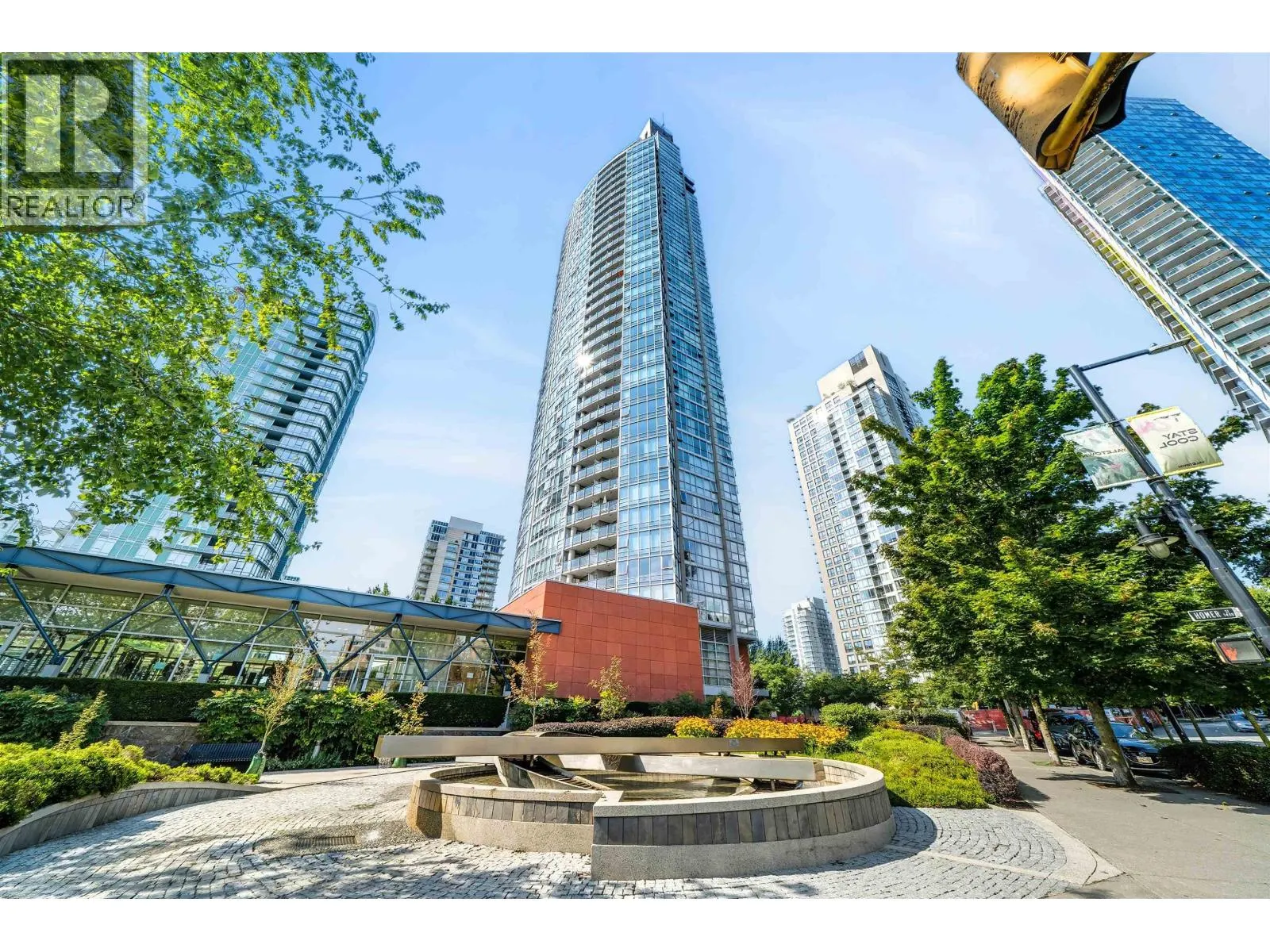 2705 1408 STRATHMORE MEWS