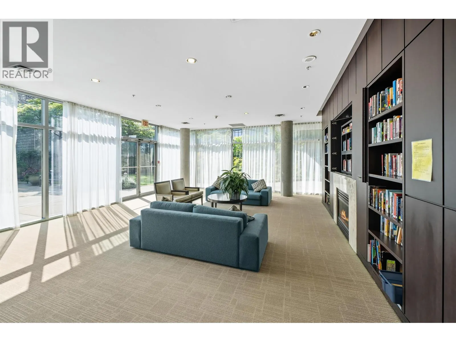 2705 1408 STRATHMORE MEWS