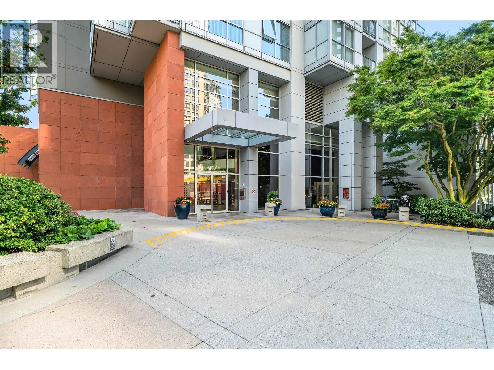2705 1408 STRATHMORE MEWS