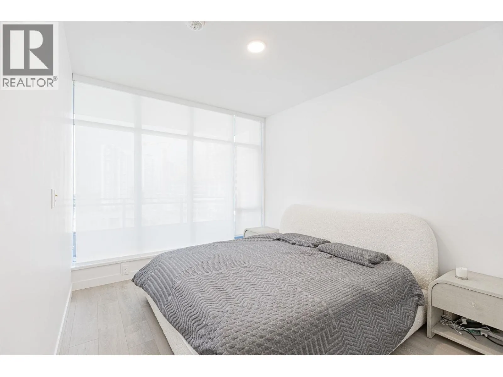 10xx 2288 ALPHA AVENUE