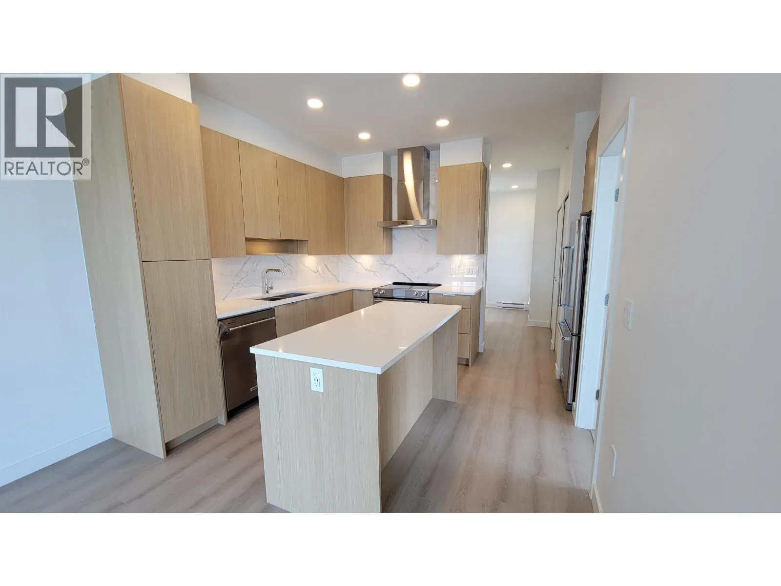 409 7799 17TH STREET
