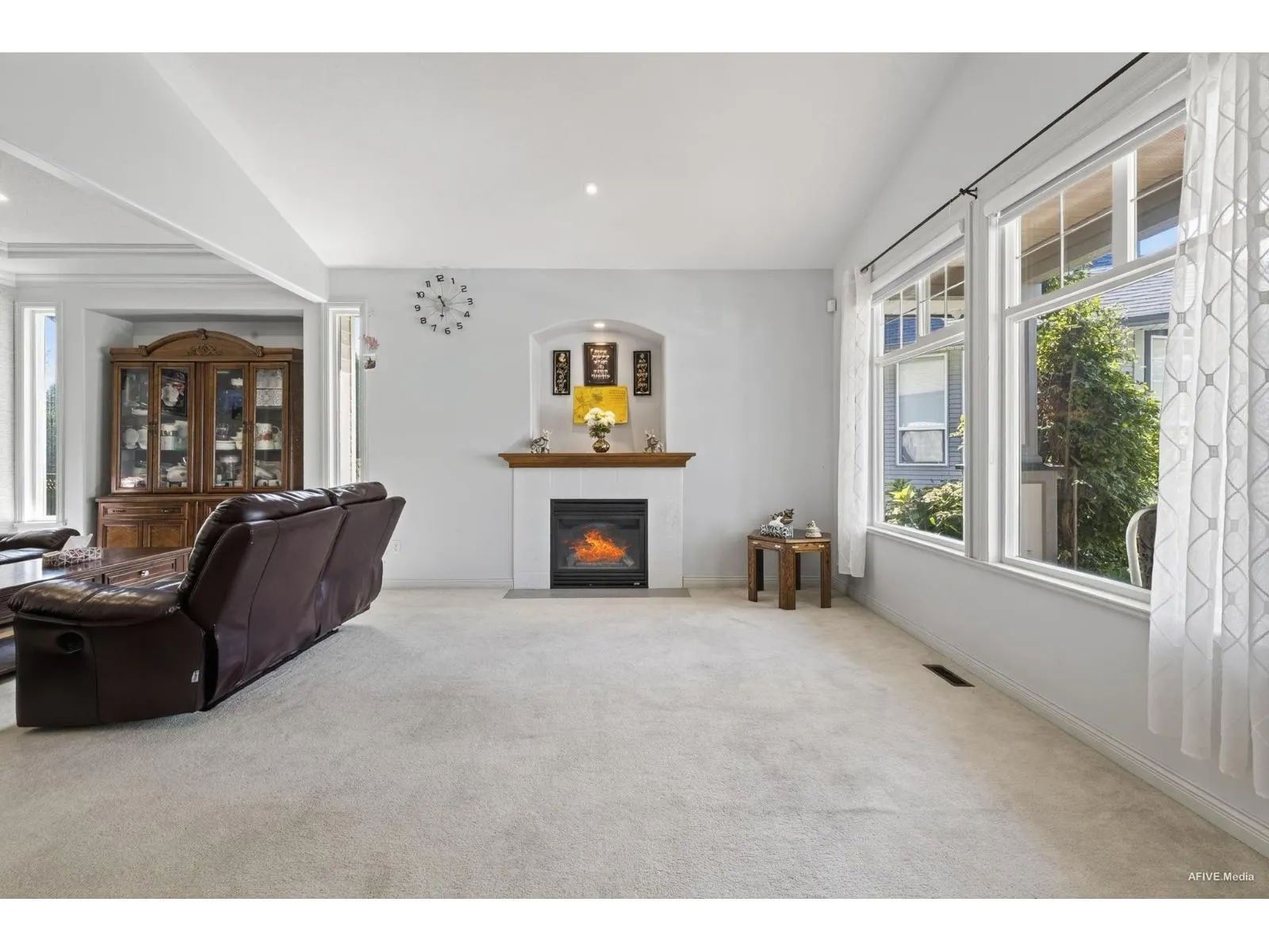 2898 BUFFER CRESCENT