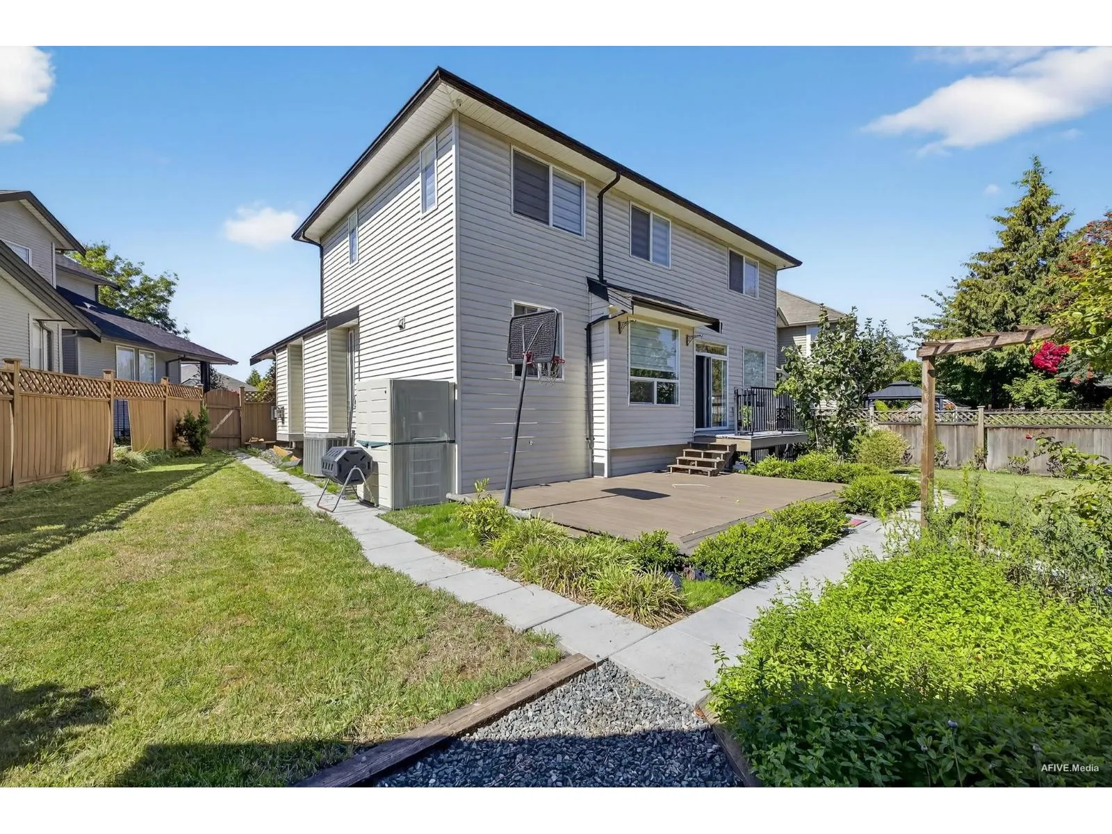 2898 BUFFER CRESCENT